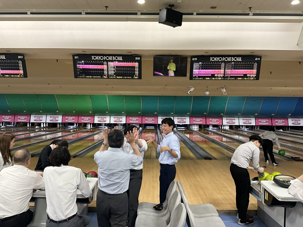 新入社員の歓迎と気持ちよく体を動かすコミュニケーションスポーツ大会～ボウリング編～