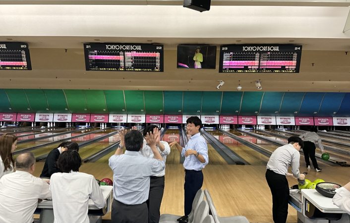 新入社員の歓迎と気持ちよく体を動かすコミュニケーションスポーツ大会～ボウリング編～