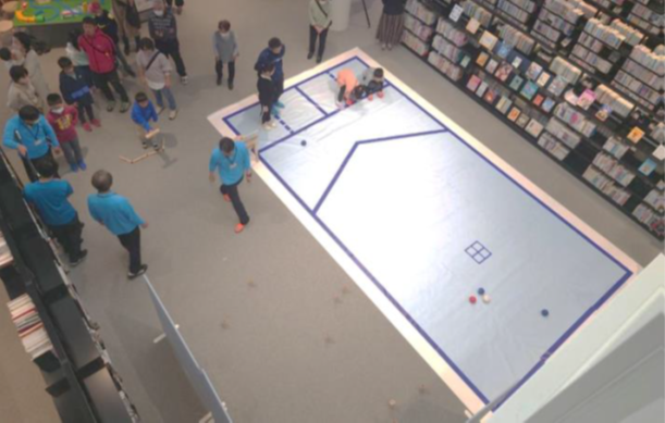 図書館でニュースポーツ体験