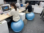 「住んでいるだけで自然に健康になれるまち」を目指して、市役所から市民に広げる健康づくり