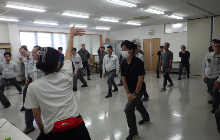 誰一人欠けてはいけない仲間の輪　みんなで目指そう安全健康職場